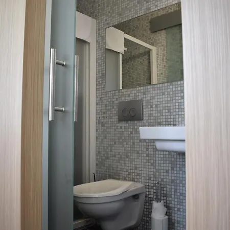 Zsolnay Negyed Vendeghaza 3*