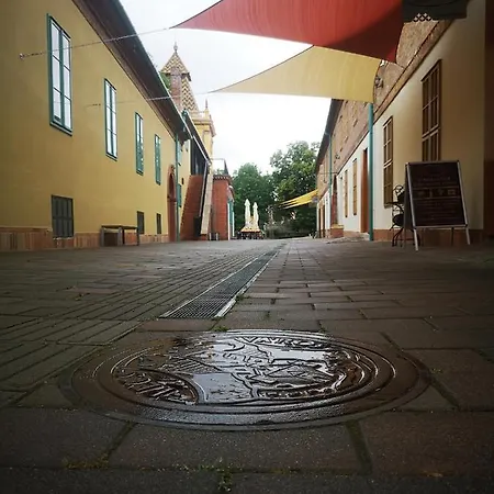 Zsolnay Negyed Vendégháza Apartmanhotel