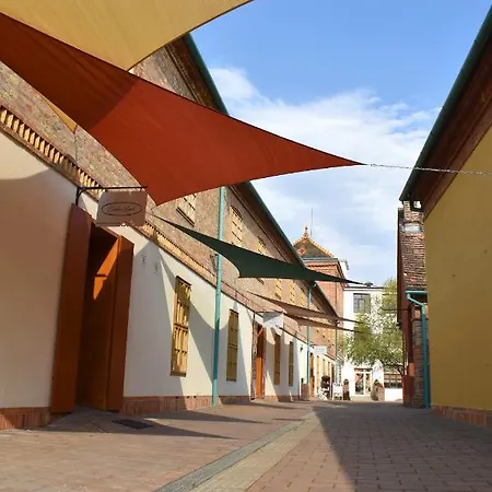 Zsolnay Negyed Vendégháza