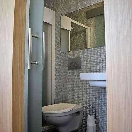 Lägenhetshotell Zsolnay Negyed Vendeghaza 3*
